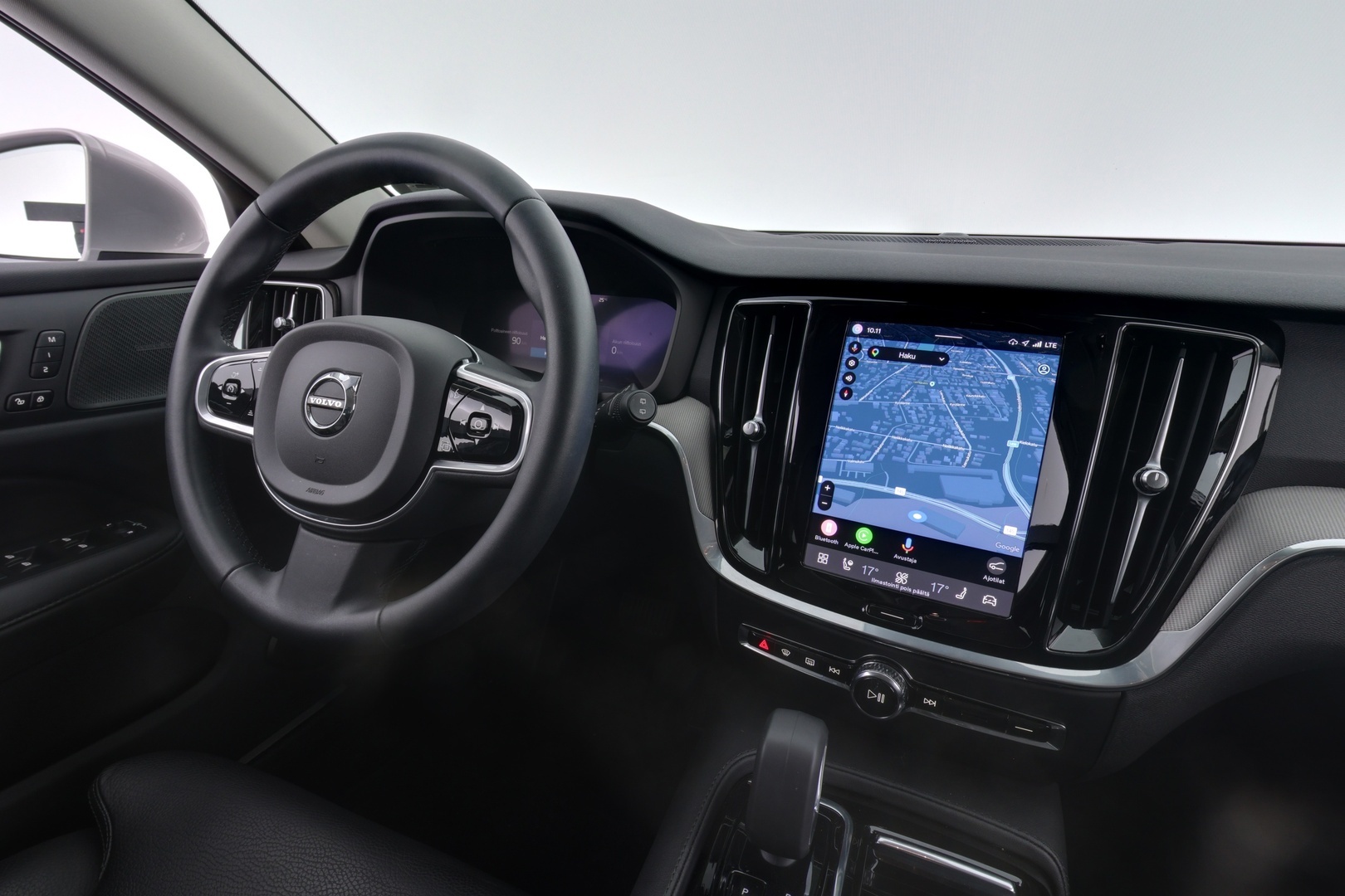 VOLVO V60 2024