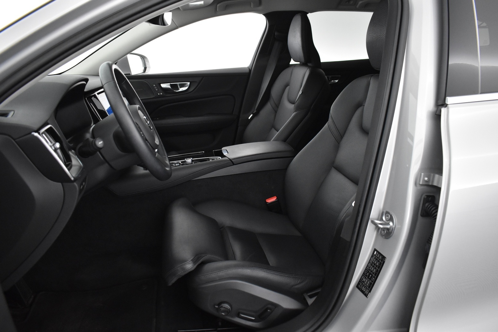 VOLVO V60 2024