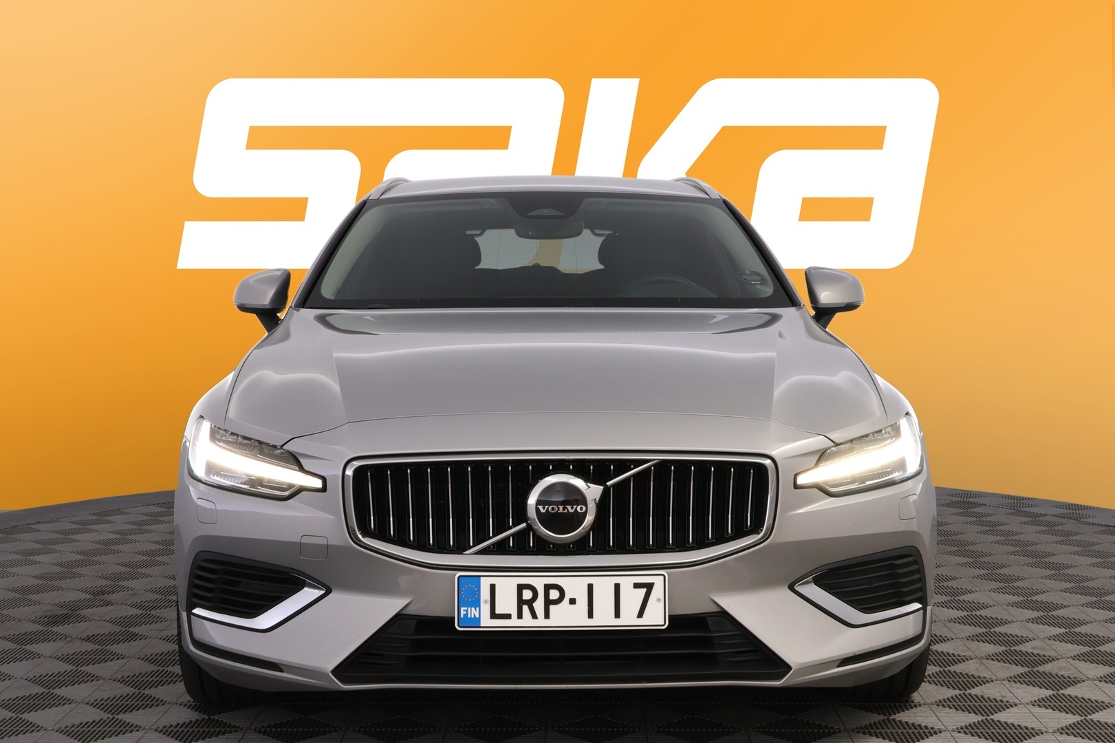 VOLVO V60 2024