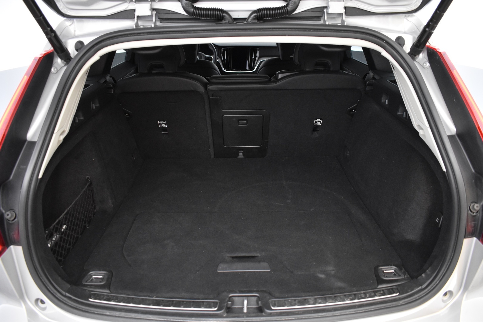 VOLVO V60 2024