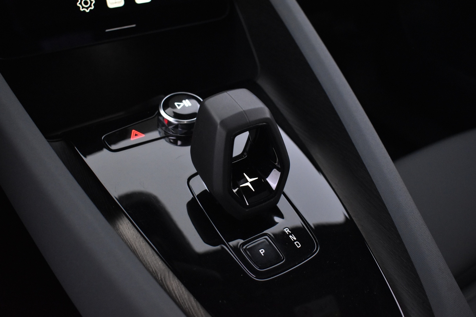 POLESTAR 2 2023