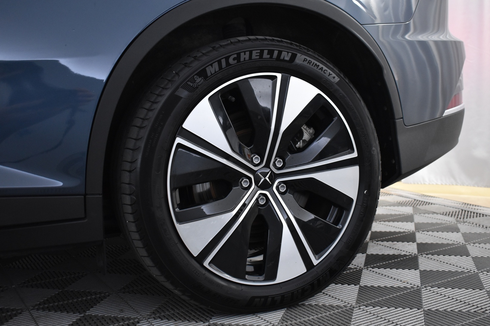 POLESTAR 2 2023