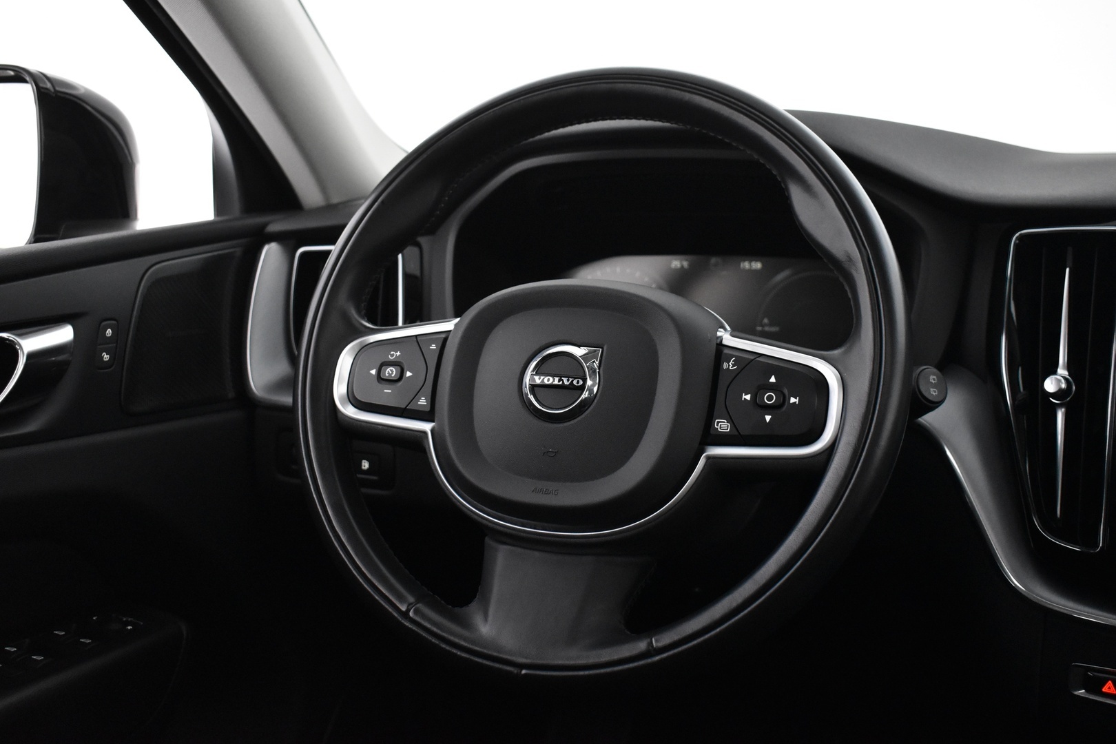 VOLVO XC60 2021