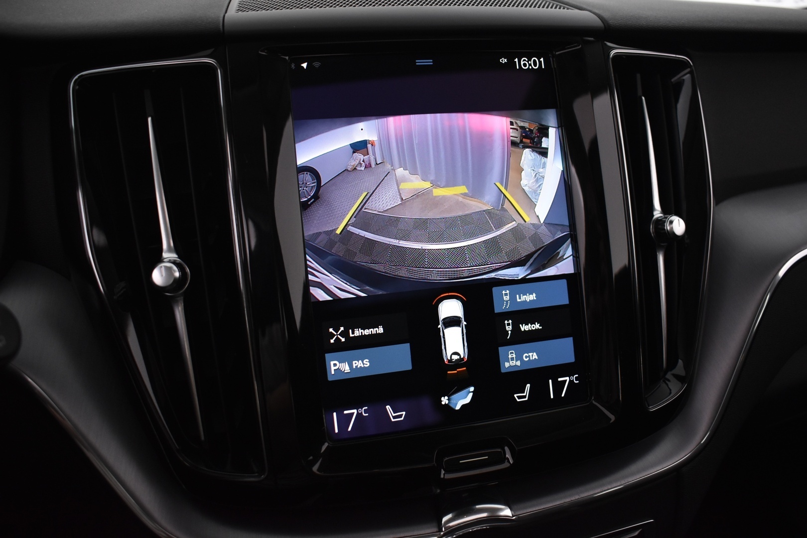 VOLVO XC60 2021