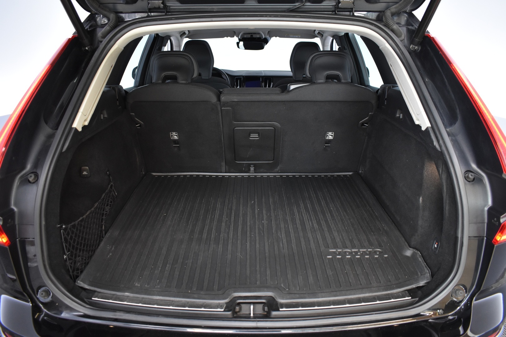 VOLVO XC60 2021