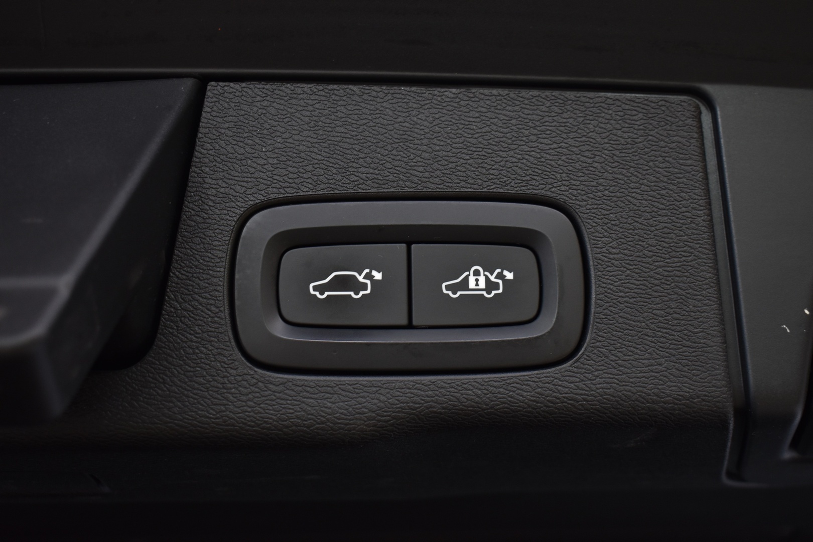 VOLVO XC60 2021