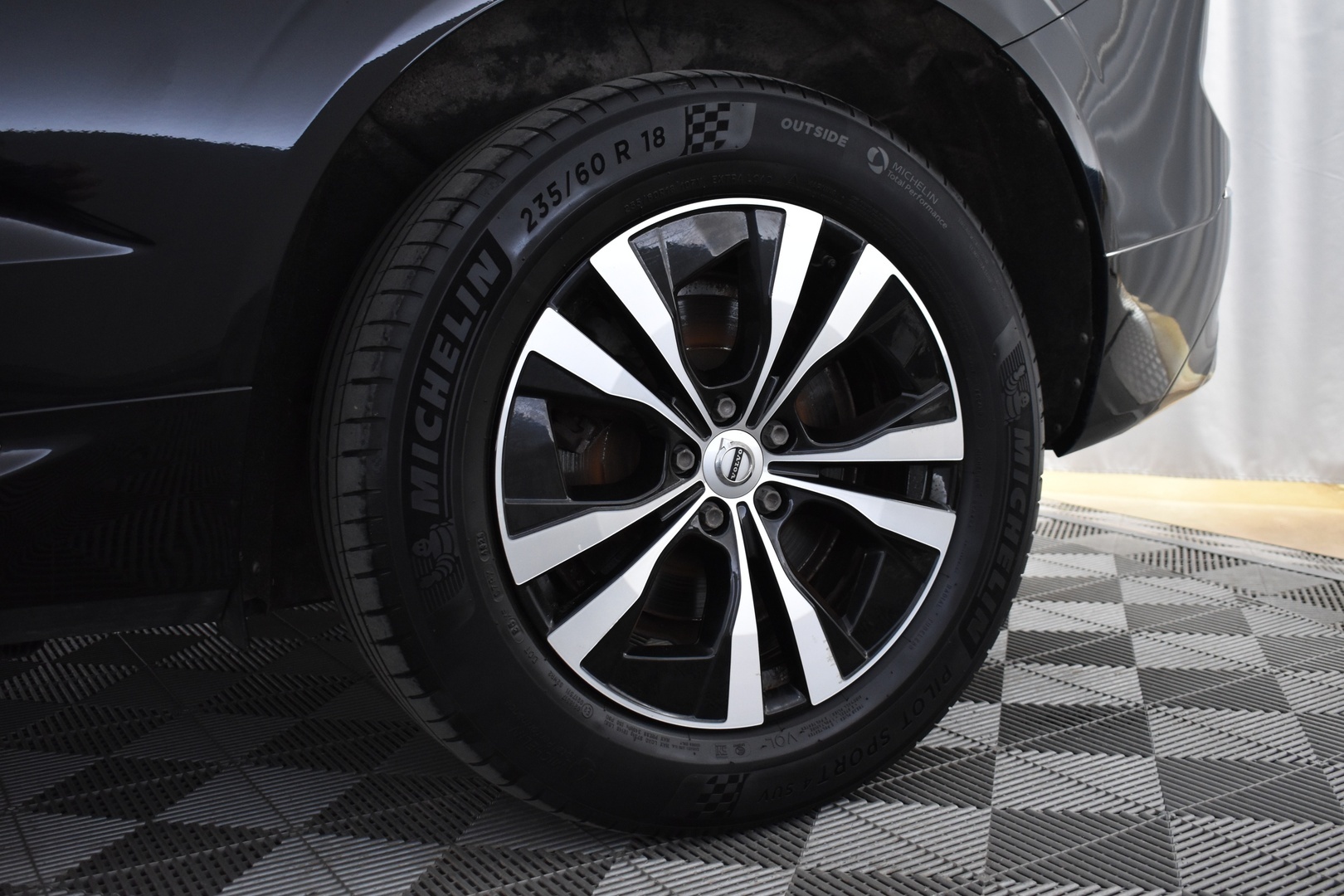 VOLVO XC60 2021