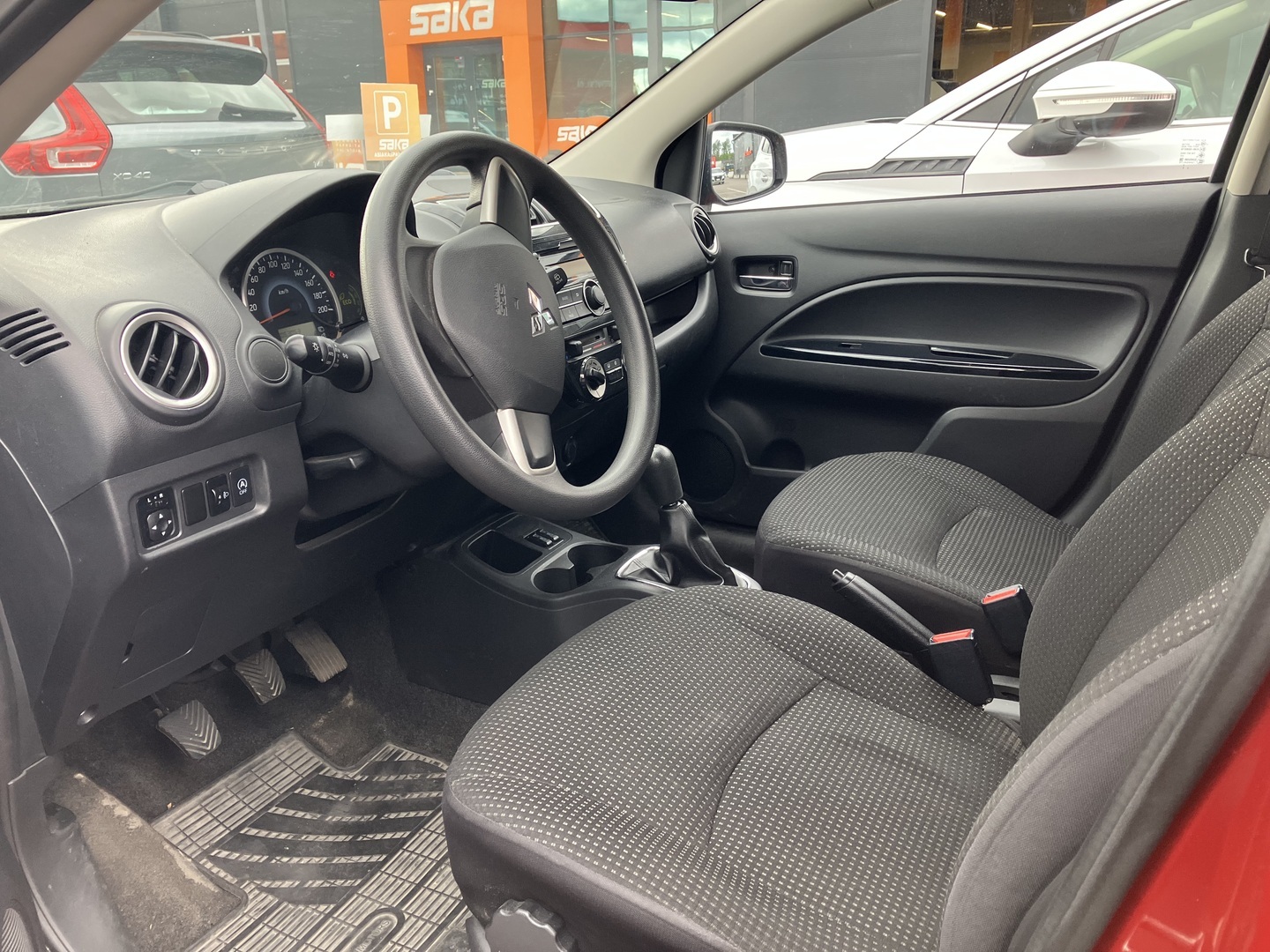 MITSUBISHI Space Star 2015
