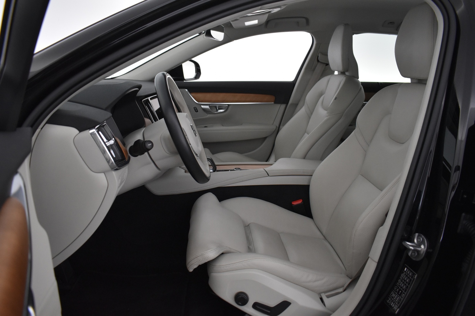 VOLVO V90 2022