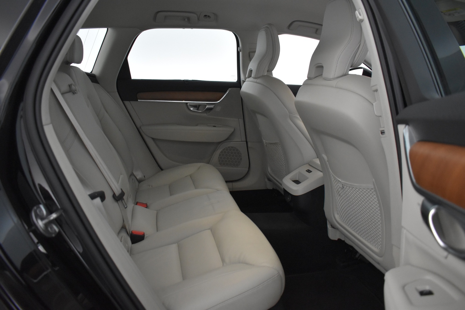 VOLVO V90 2022