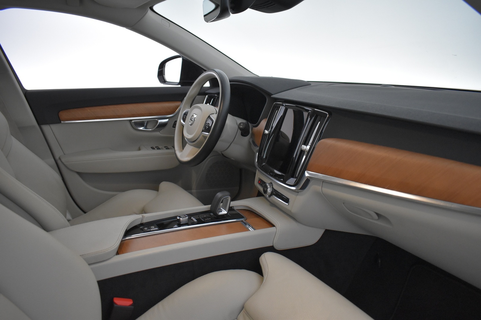 VOLVO V90 2022