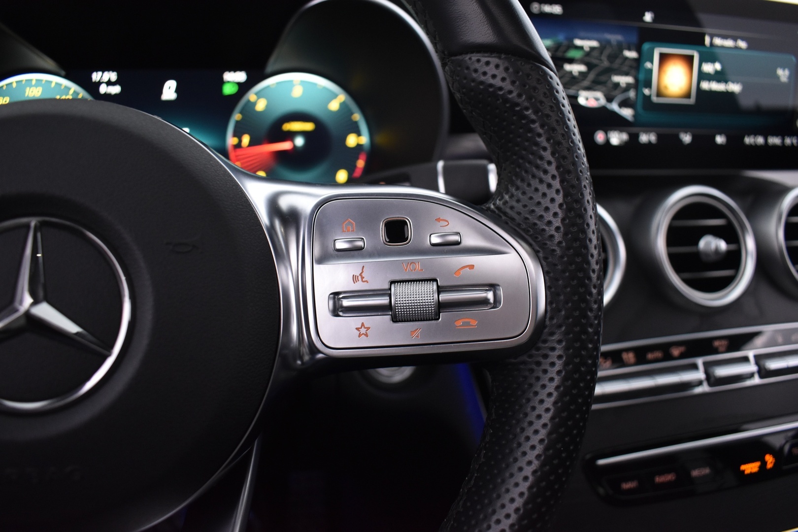 MERCEDES-BENZ C 2019