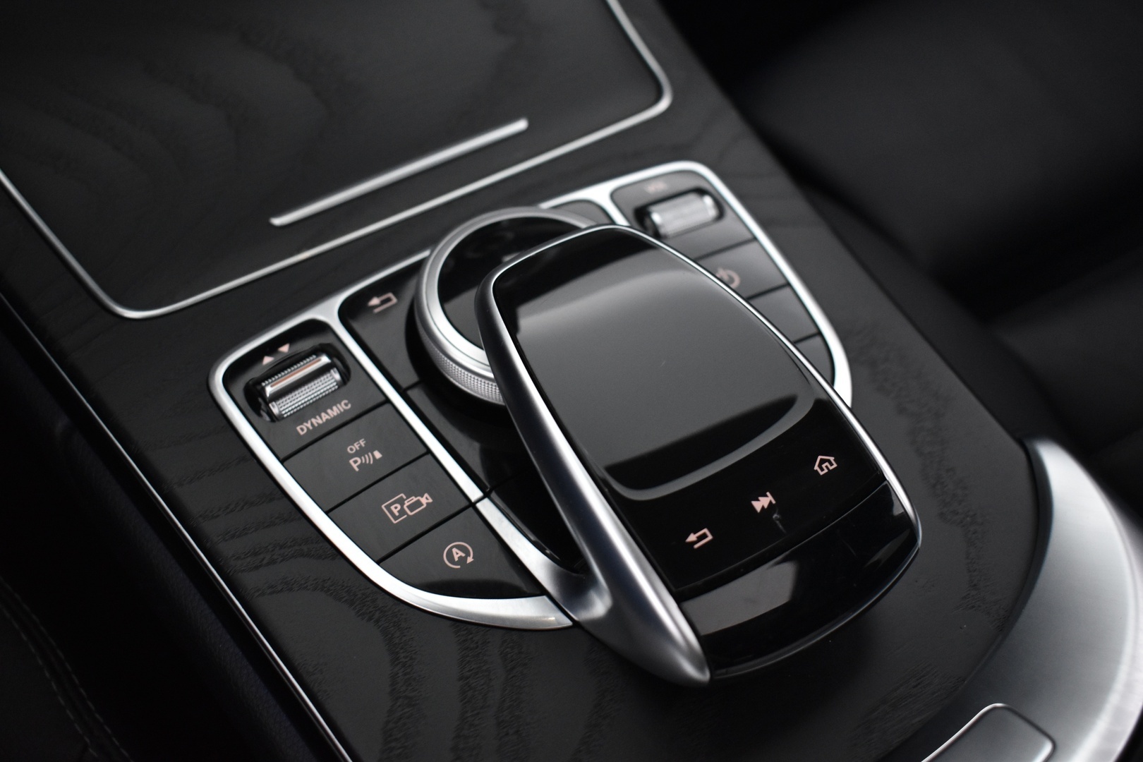 MERCEDES-BENZ C 2019