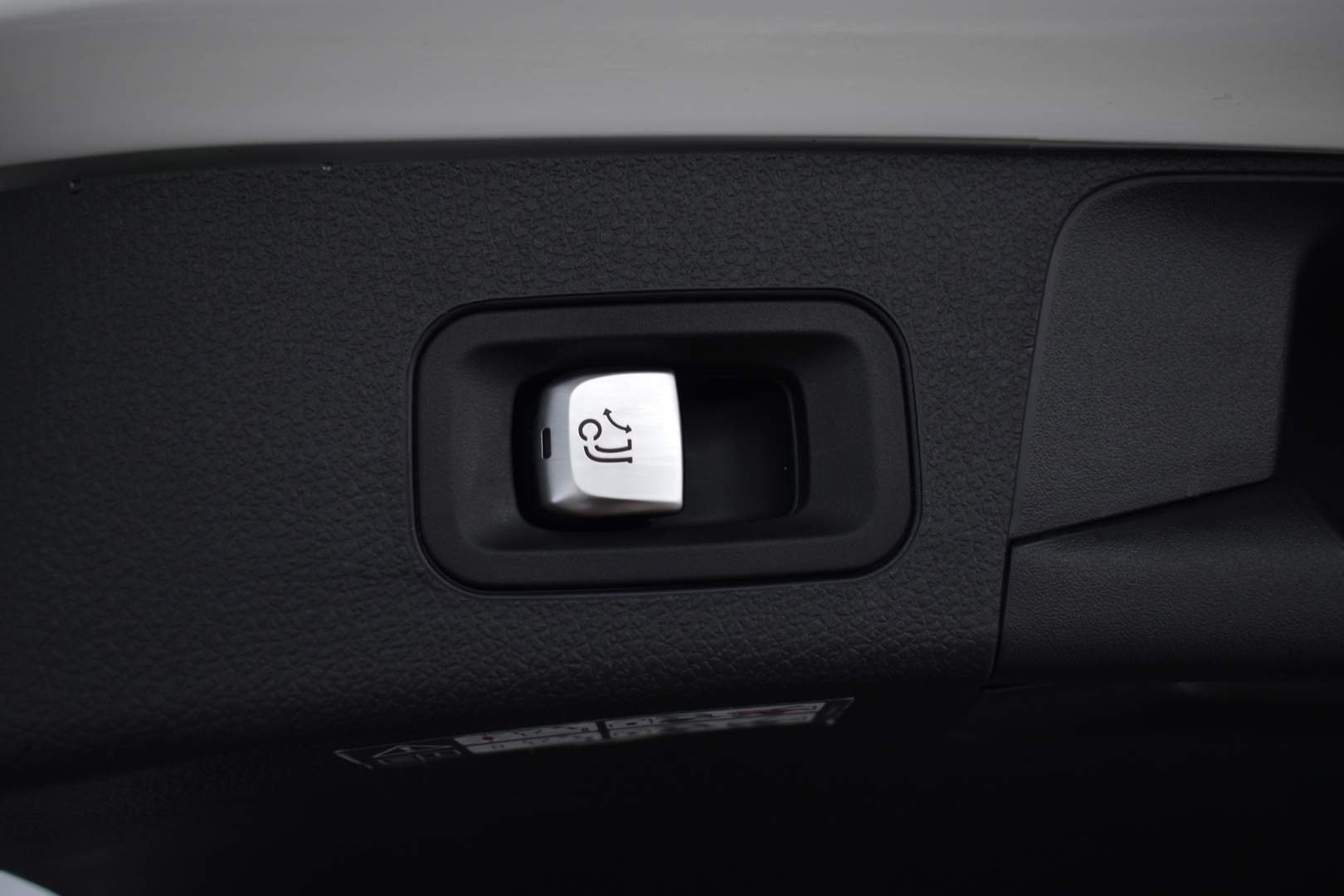 MERCEDES-BENZ C 2019