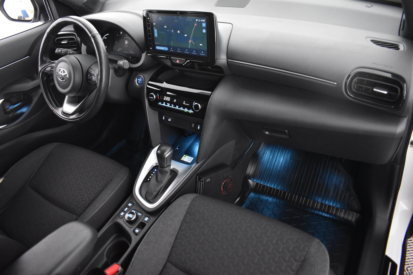 TOYOTA Yaris Cross 2023