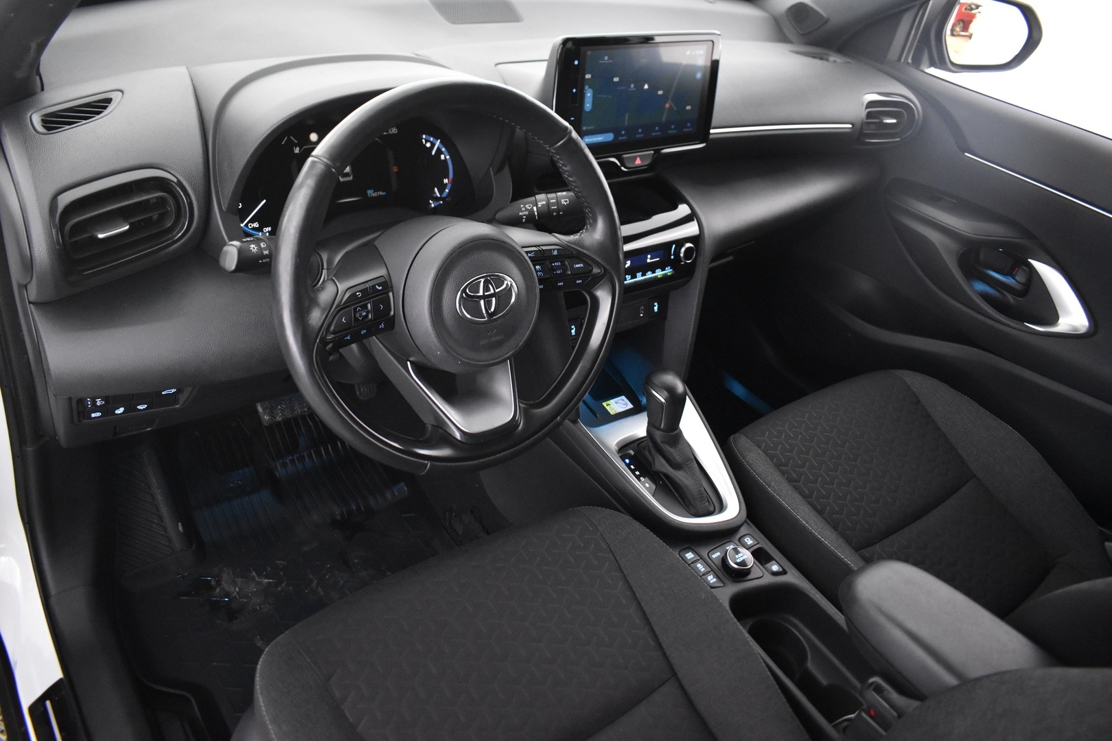 TOYOTA Yaris Cross 2023