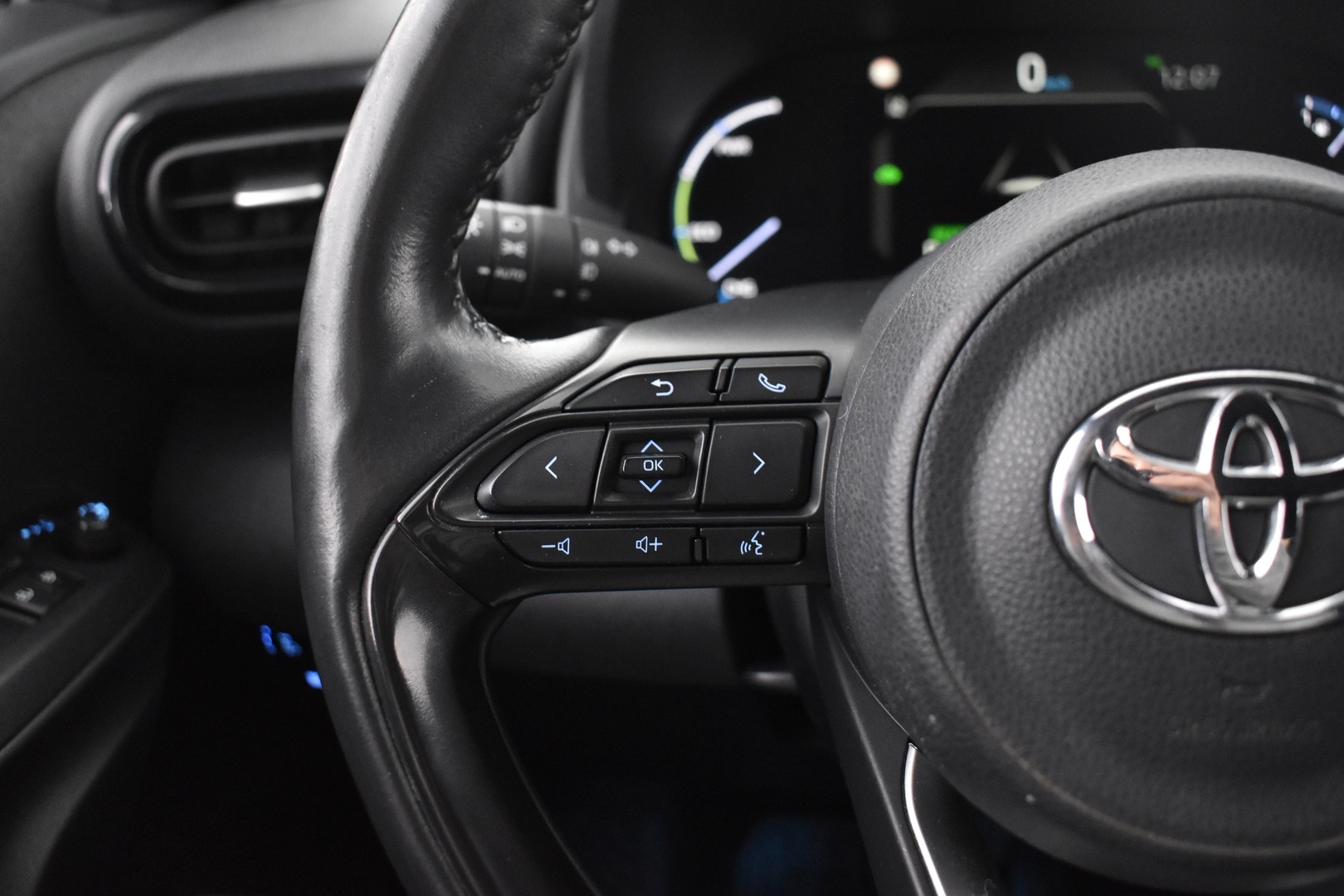 TOYOTA Yaris Cross 2023