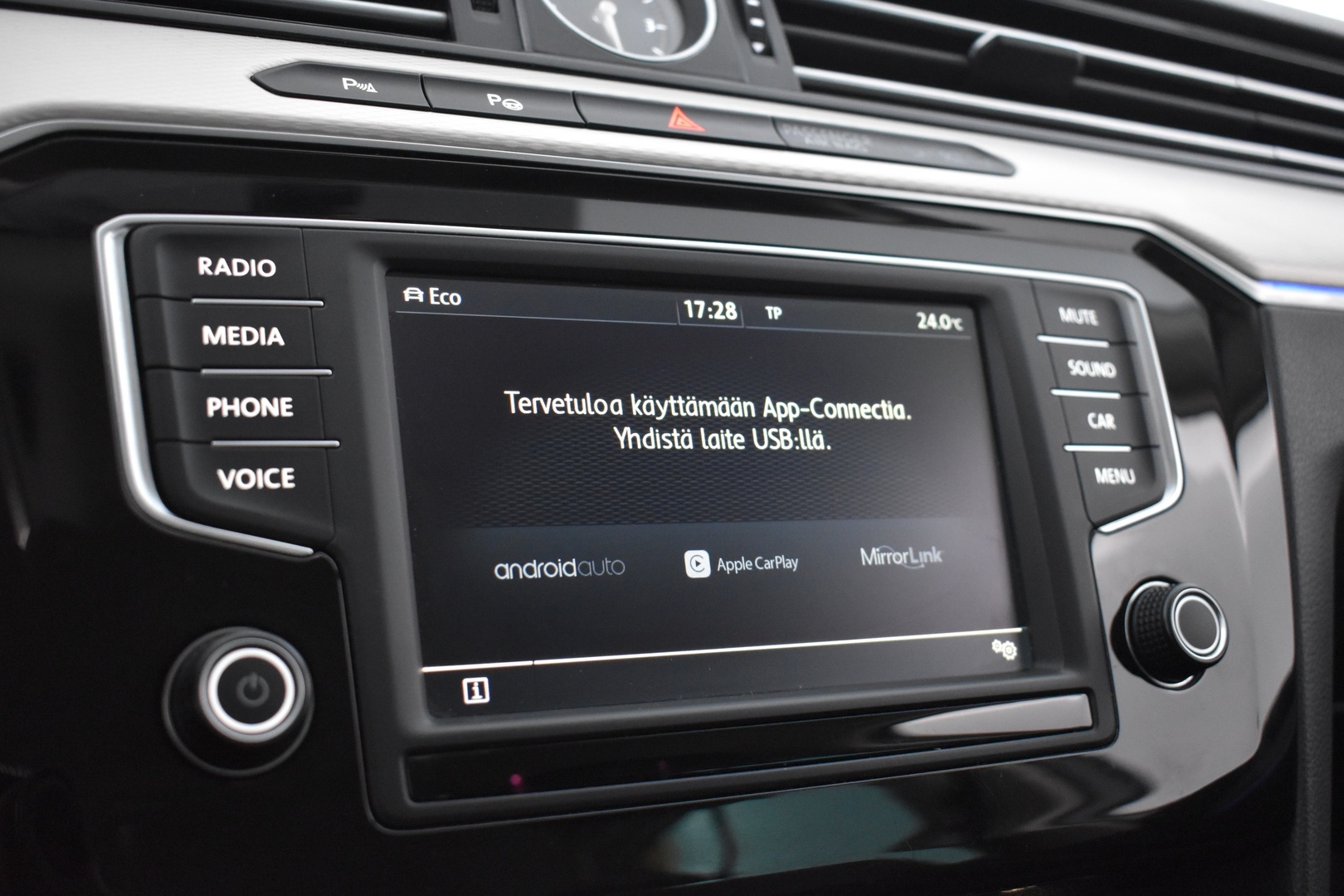 VOLKSWAGEN Passat 2016