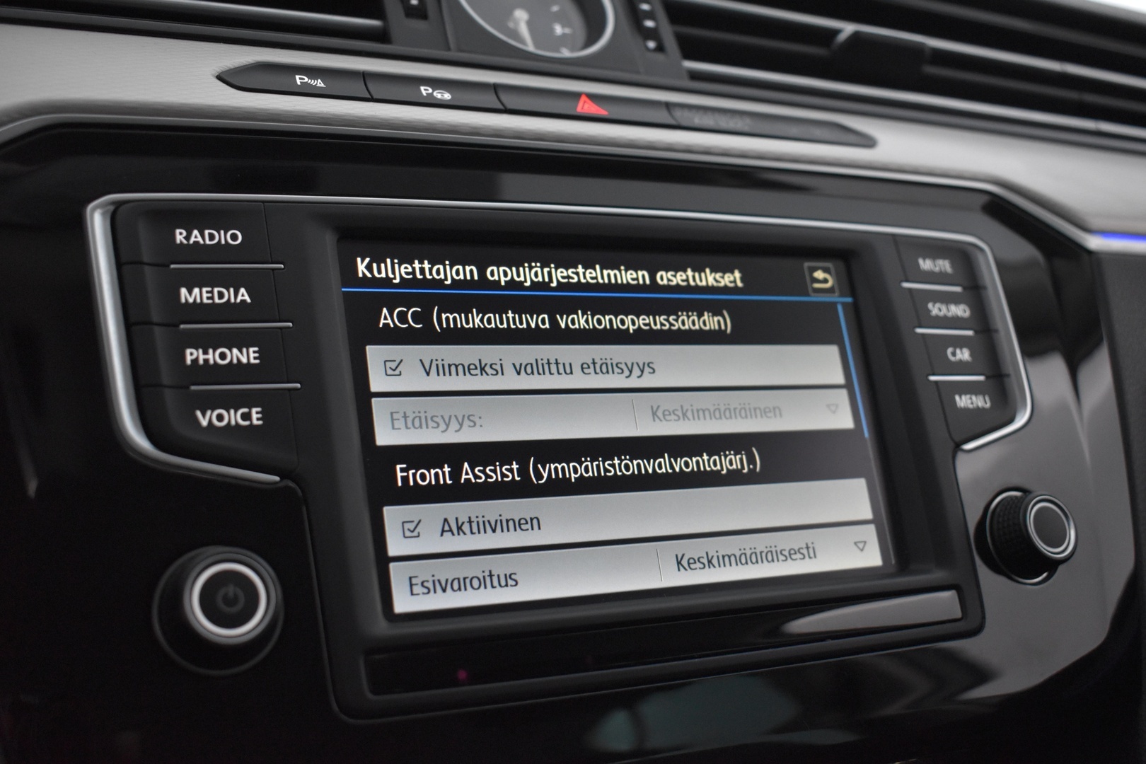 VOLKSWAGEN Passat 2016