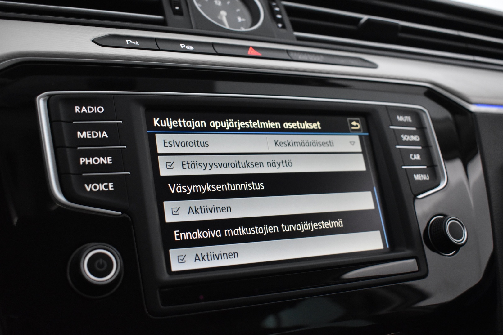 VOLKSWAGEN Passat 2016