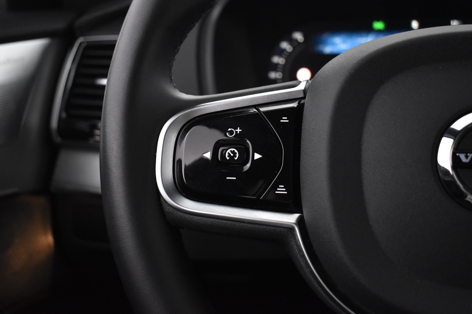 VOLVO XC90 2024