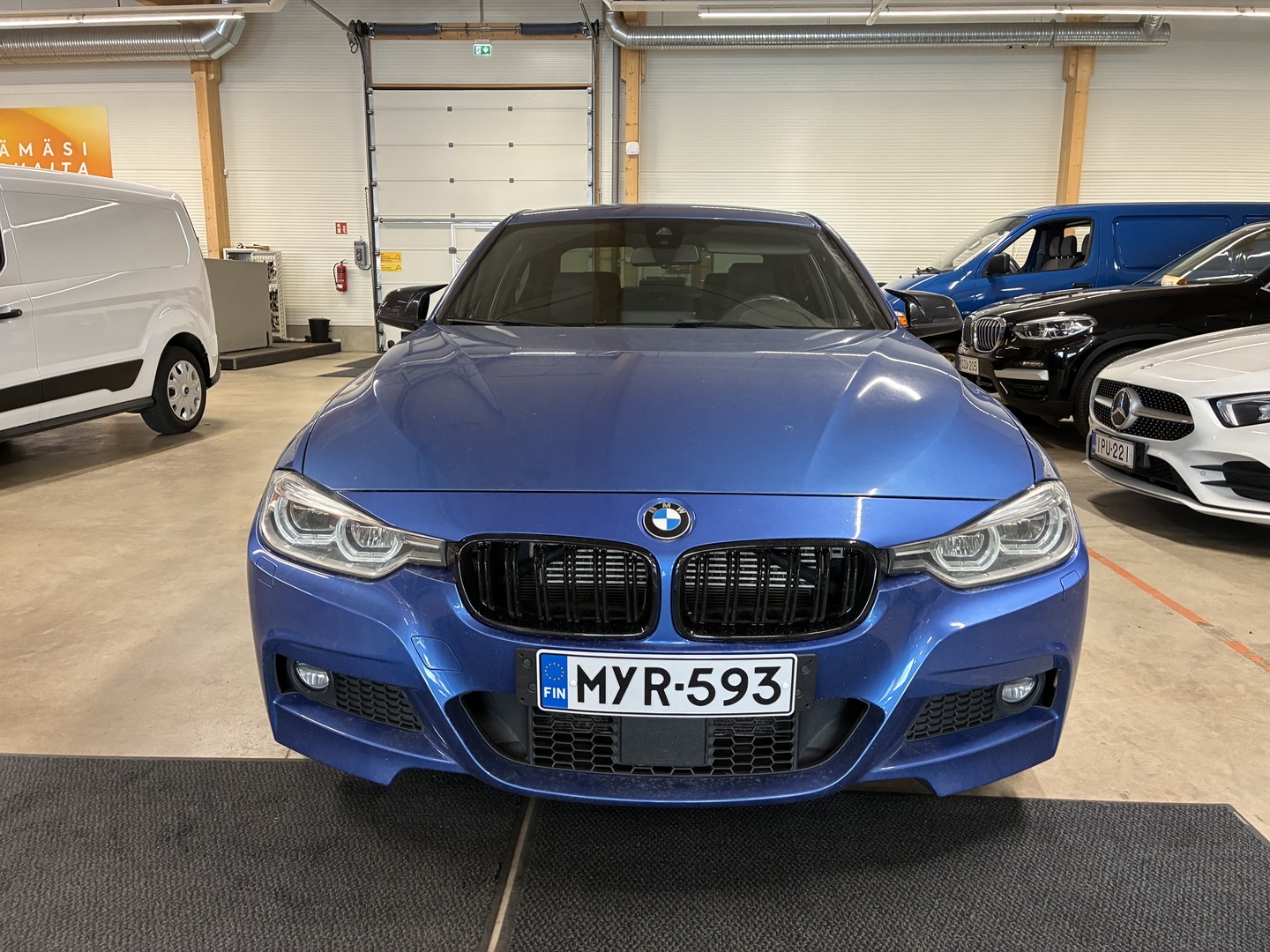BMW 330 2016