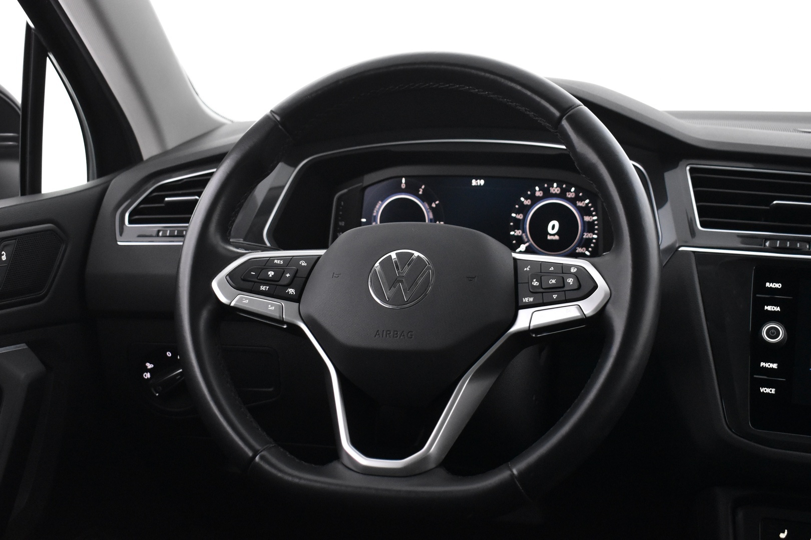 VOLKSWAGEN Tiguan 2021