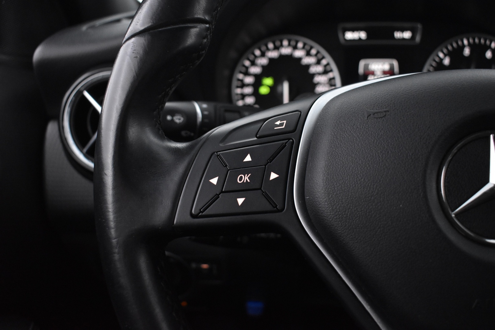 MERCEDES-BENZ A 2014