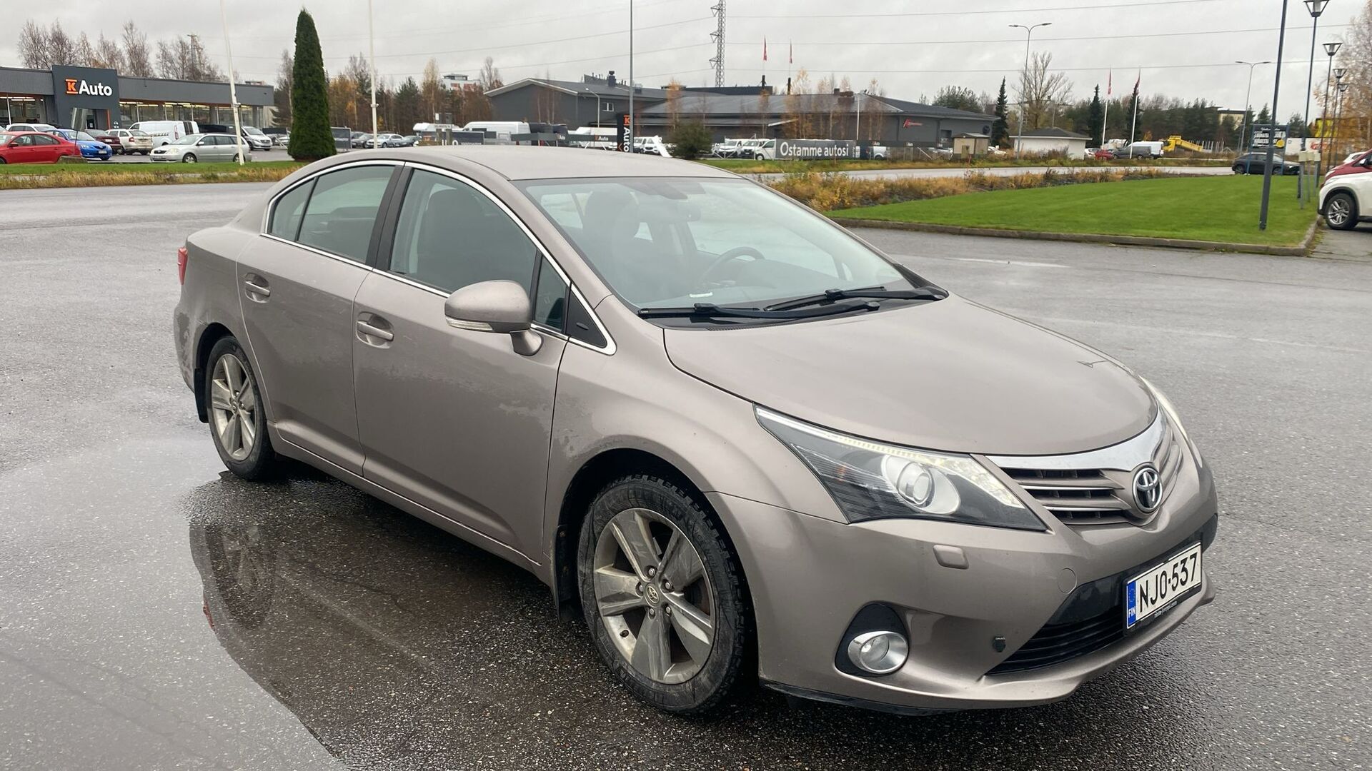 TOYOTA Avensis 2015
