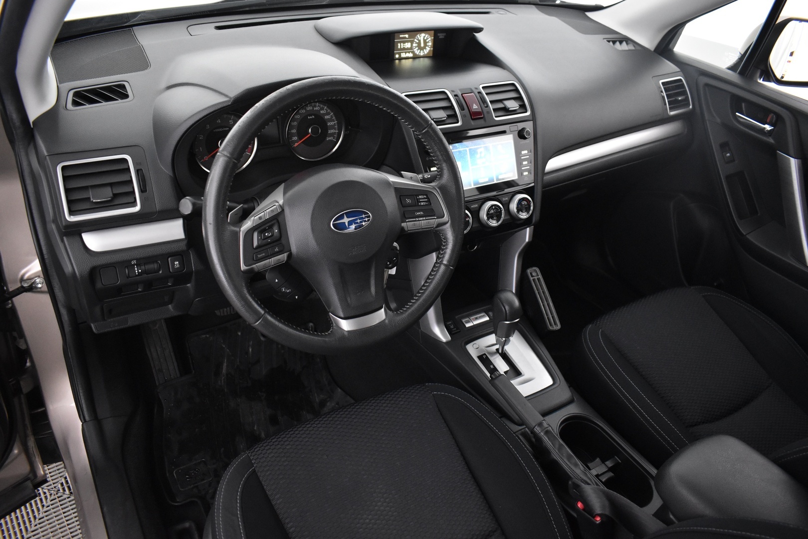 SUBARU Forester 2016