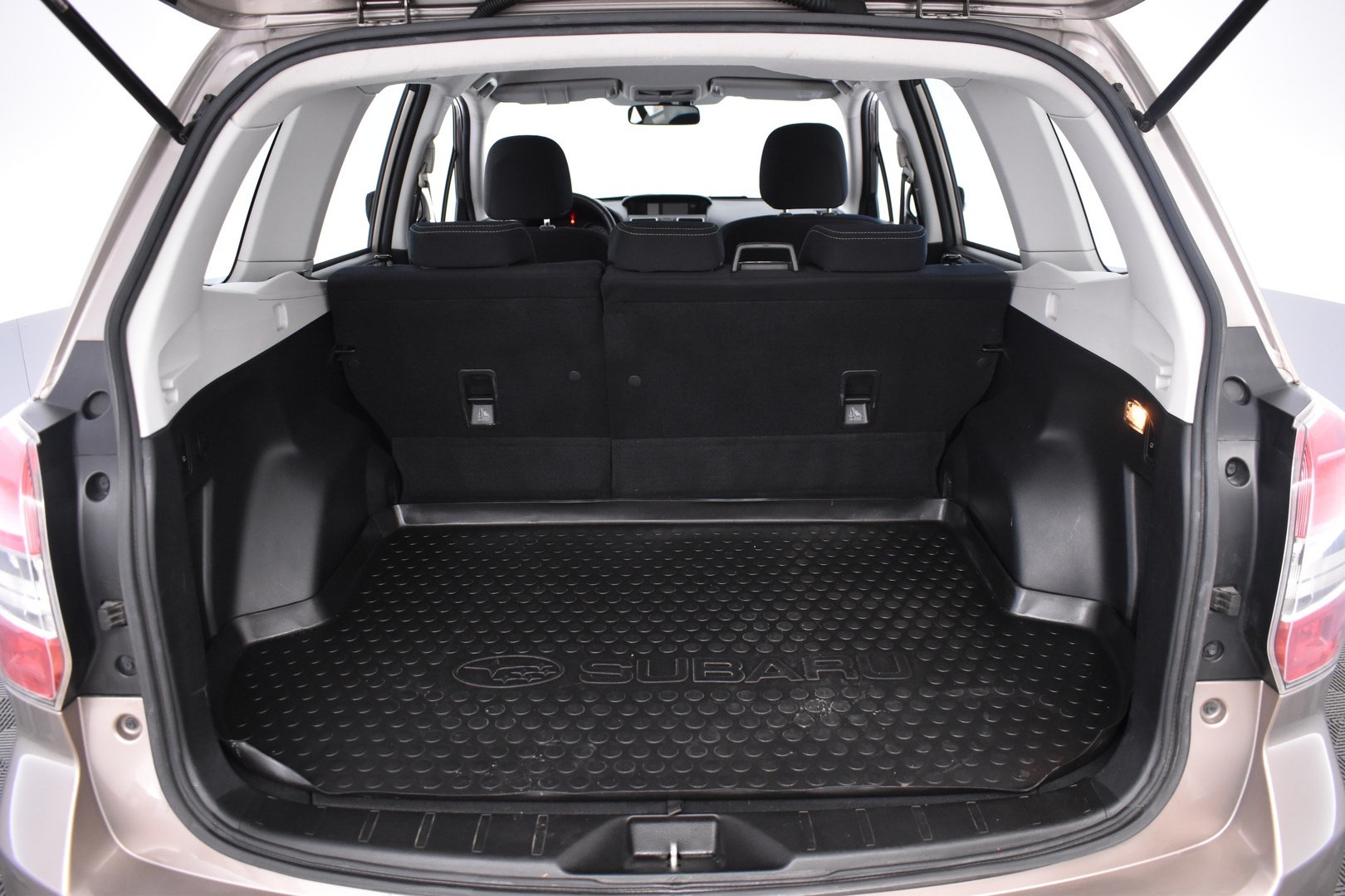 SUBARU Forester 2016