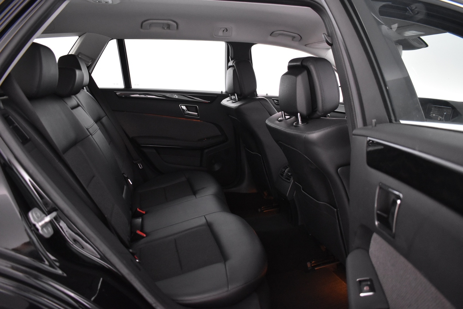 MERCEDES-BENZ E 2011