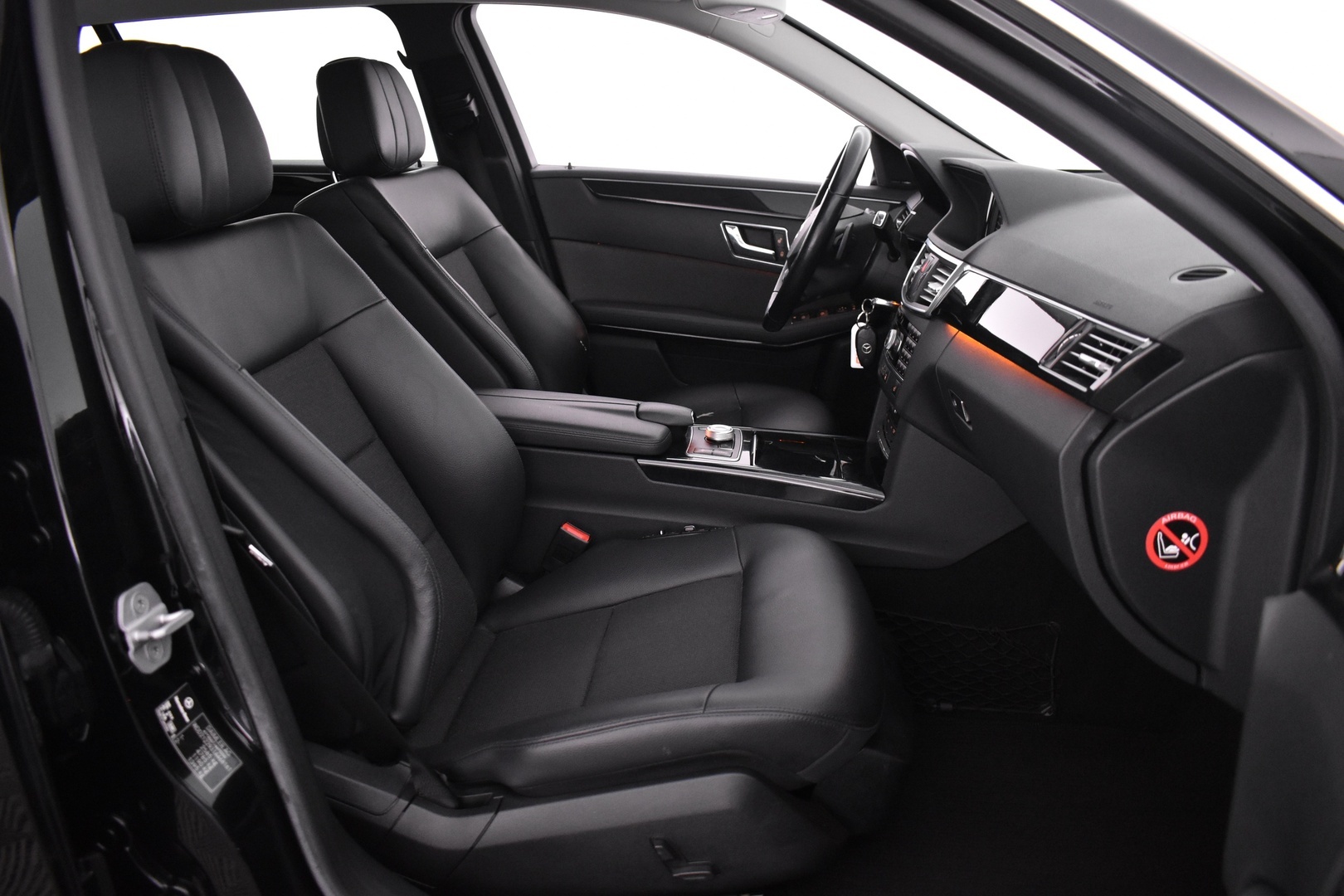 MERCEDES-BENZ E 2011