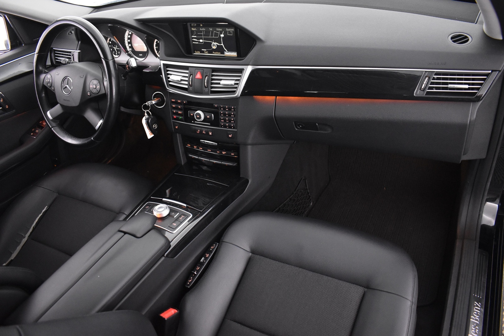 MERCEDES-BENZ E 2011