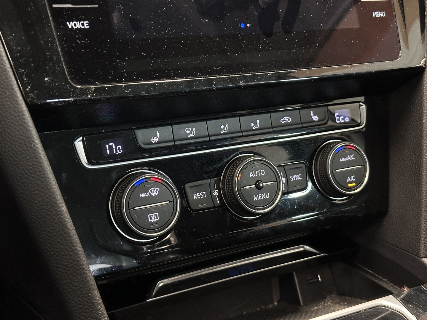 VOLKSWAGEN Passat 2018