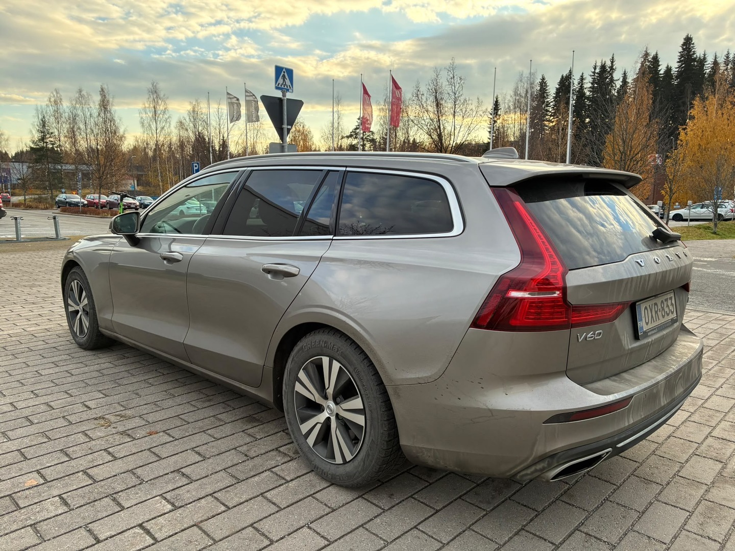 VOLVO V60 2019