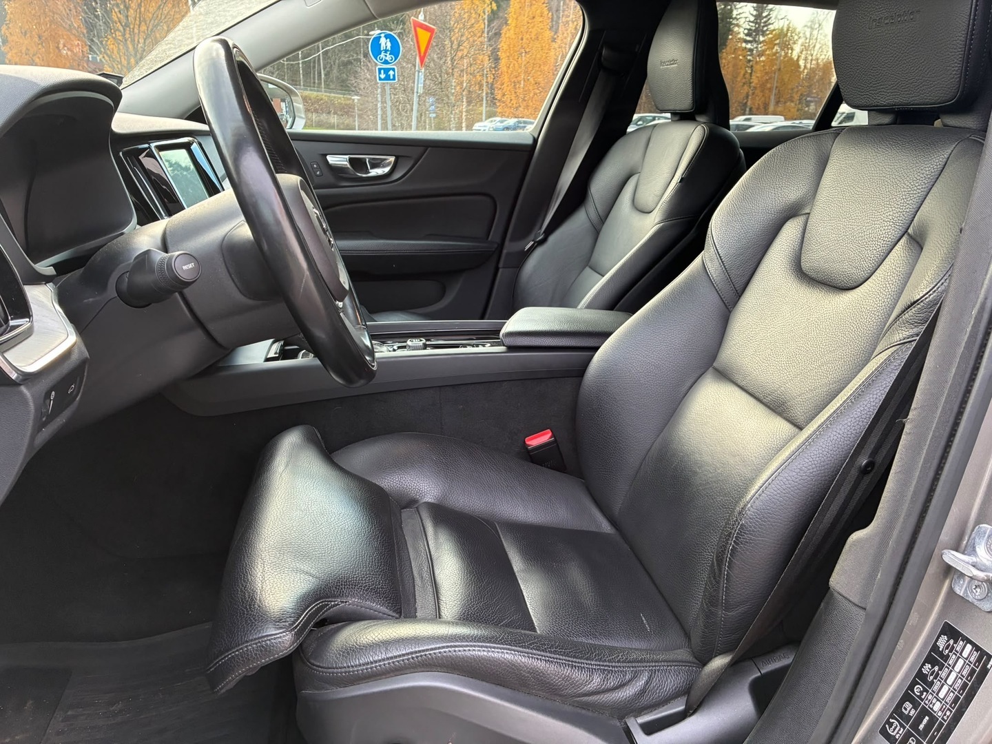 VOLVO V60 2019