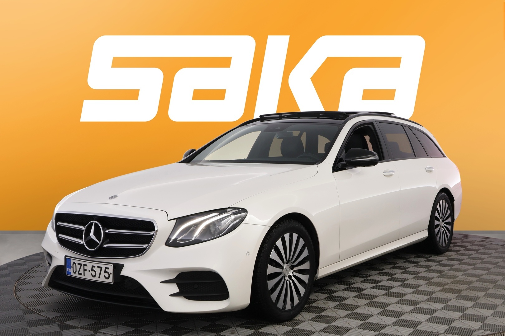 MERCEDES-BENZ E 2019