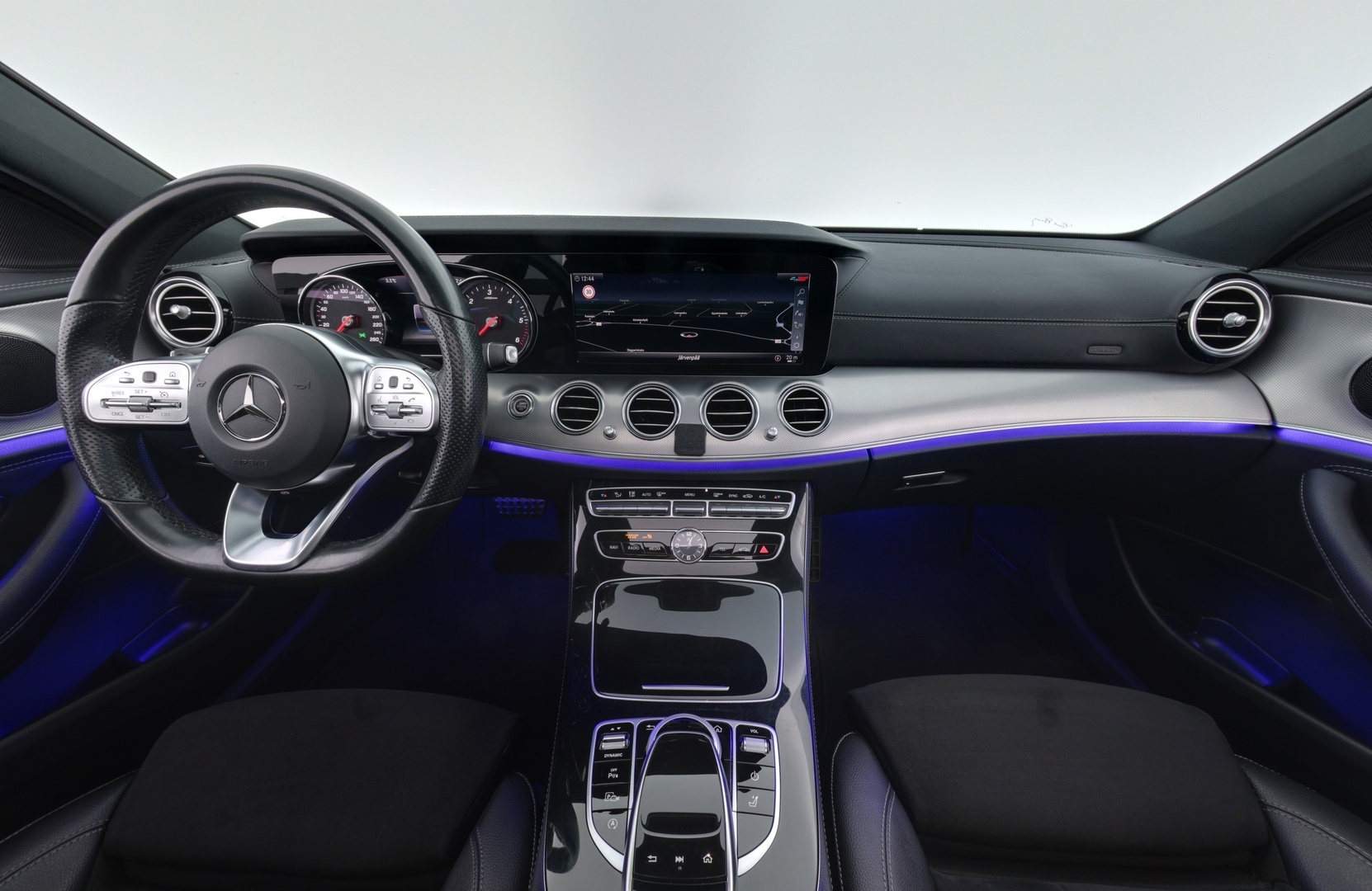 MERCEDES-BENZ E 2019