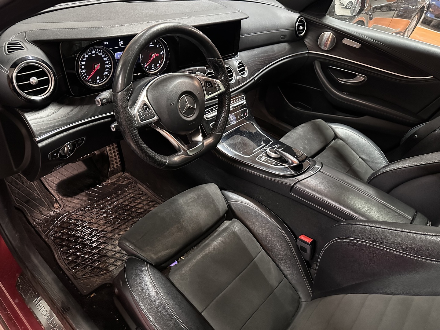 MERCEDES-BENZ E 2017