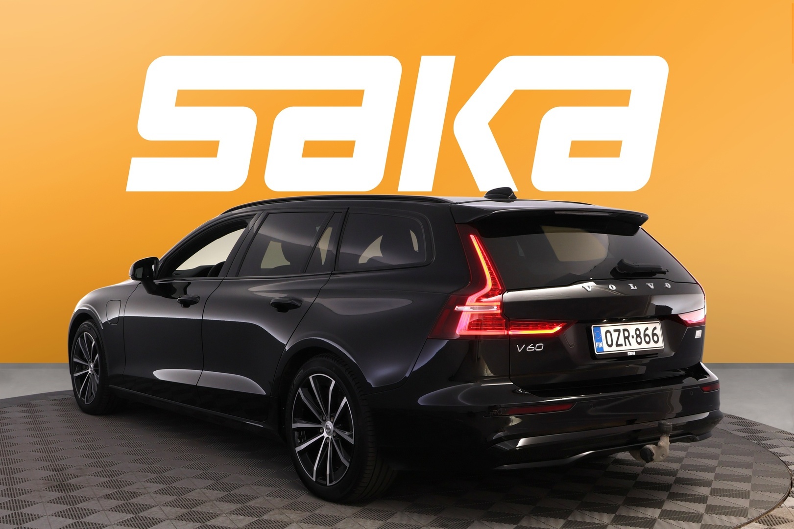 VOLVO V60 2023