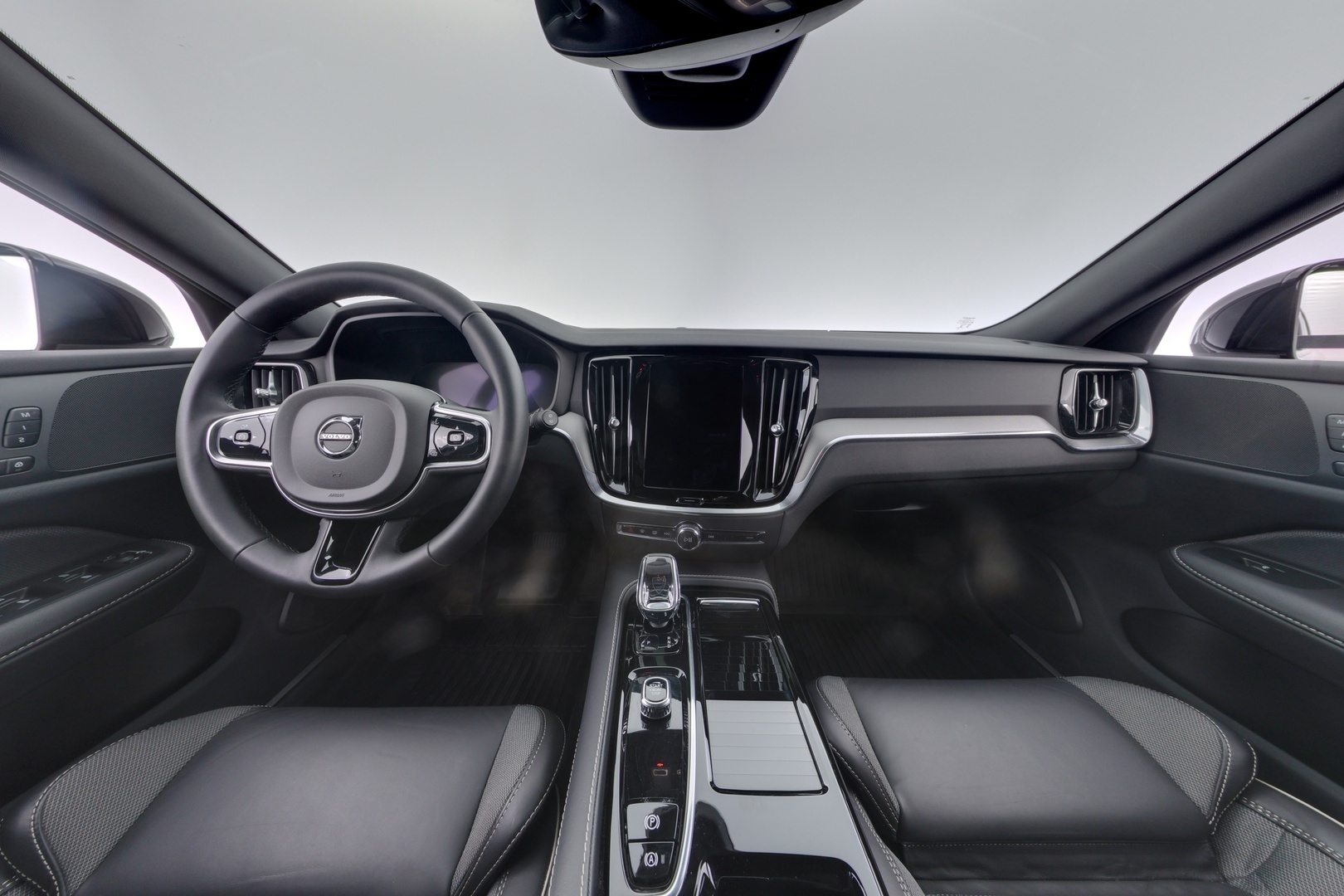 VOLVO V60 2023
