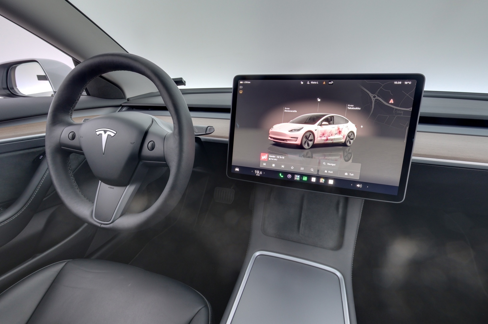TESLA Model 3 2023