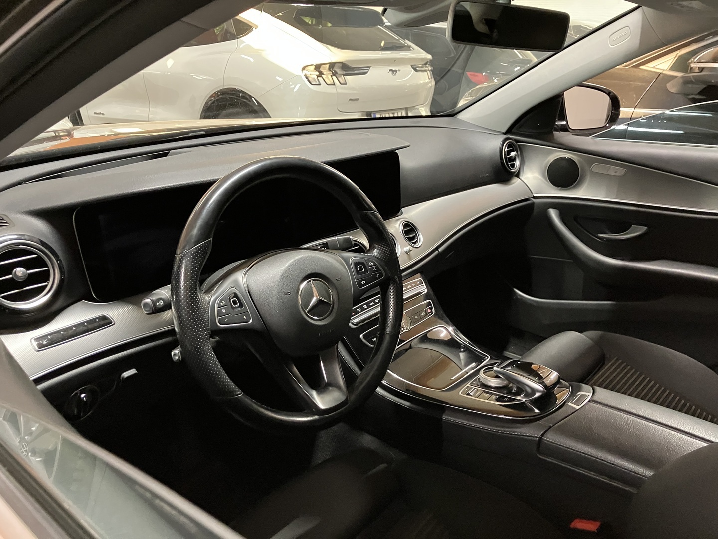 MERCEDES-BENZ E 2016