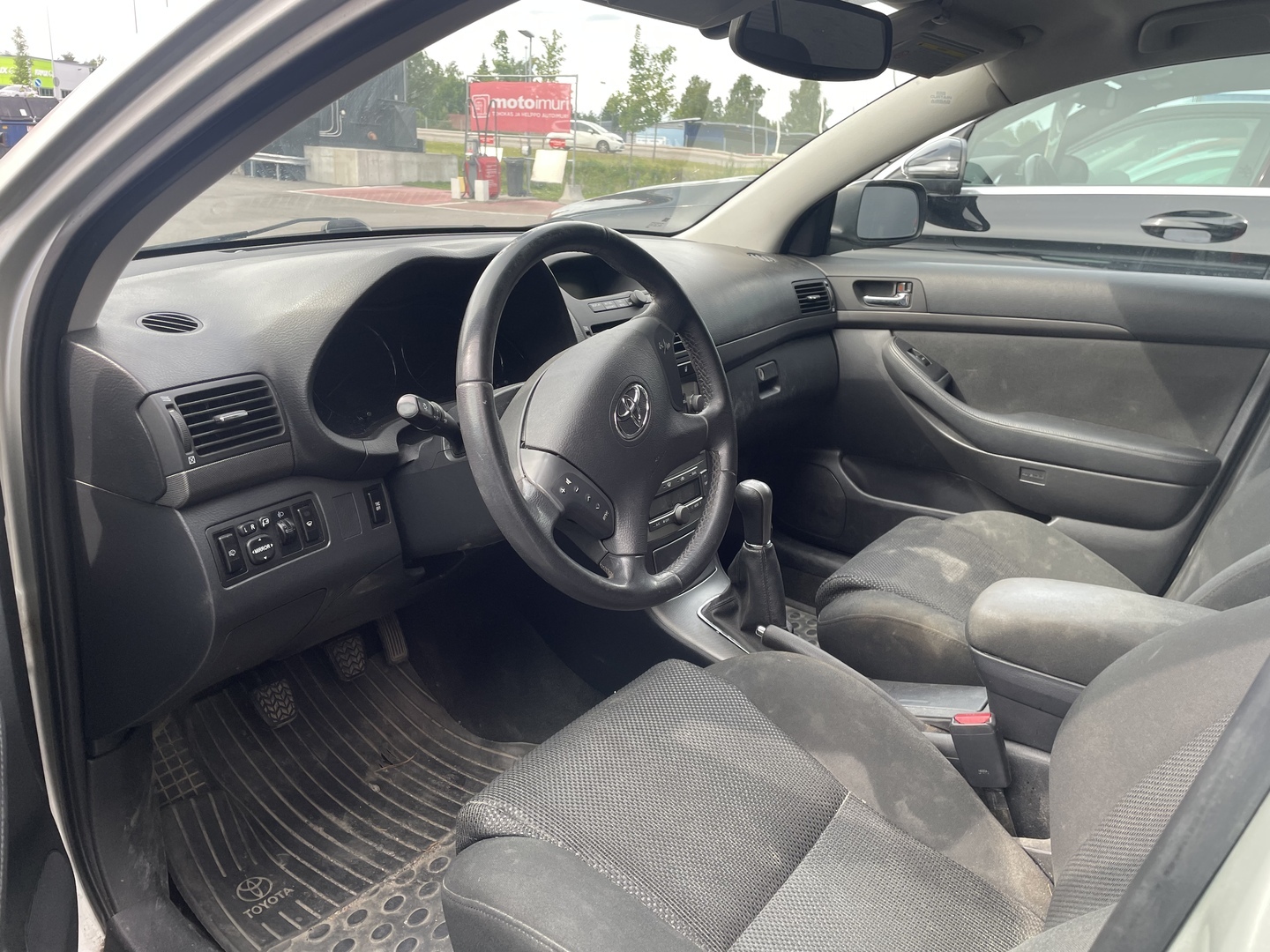 TOYOTA Avensis 2004