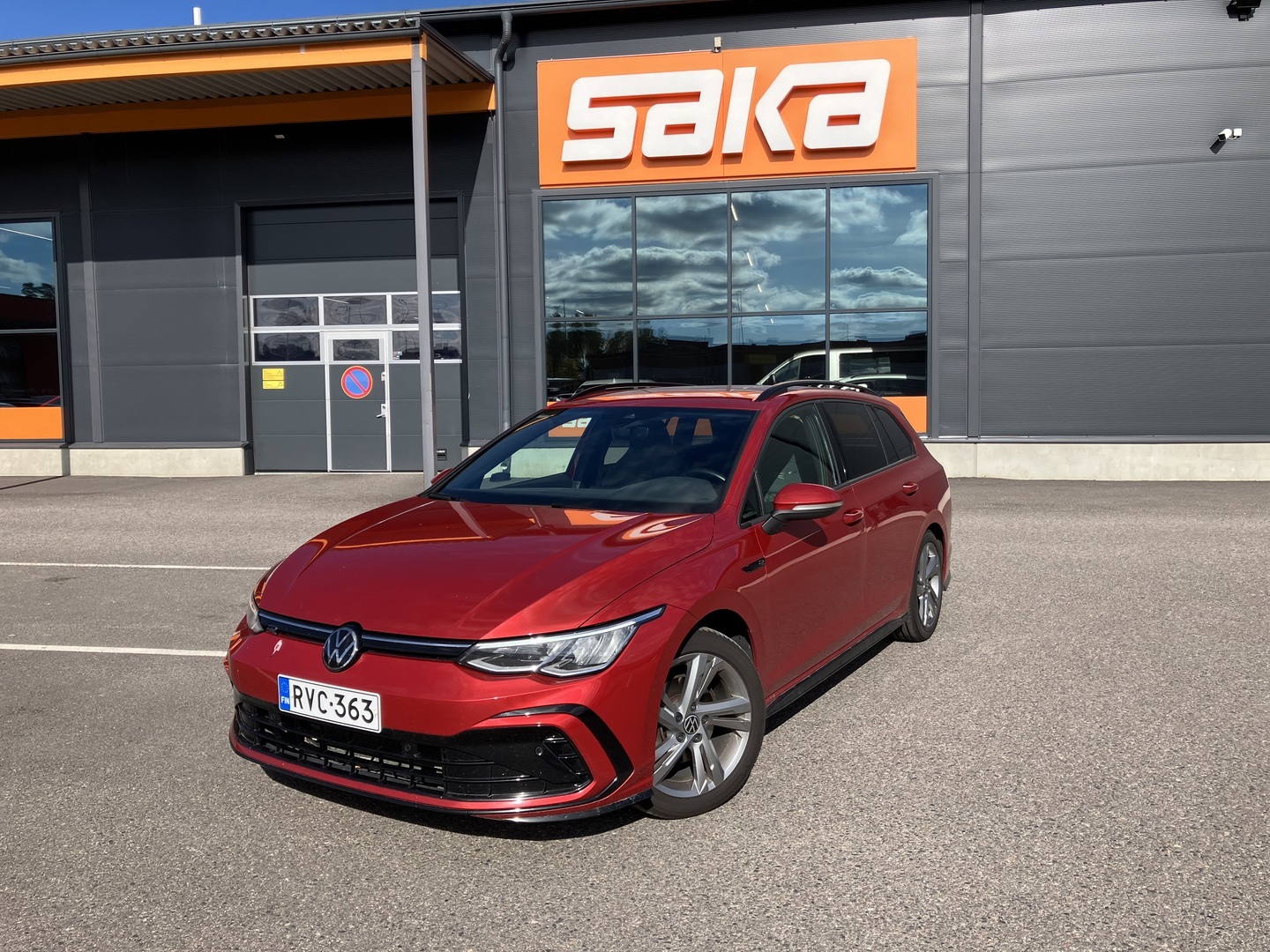 VOLKSWAGEN Golf 2023