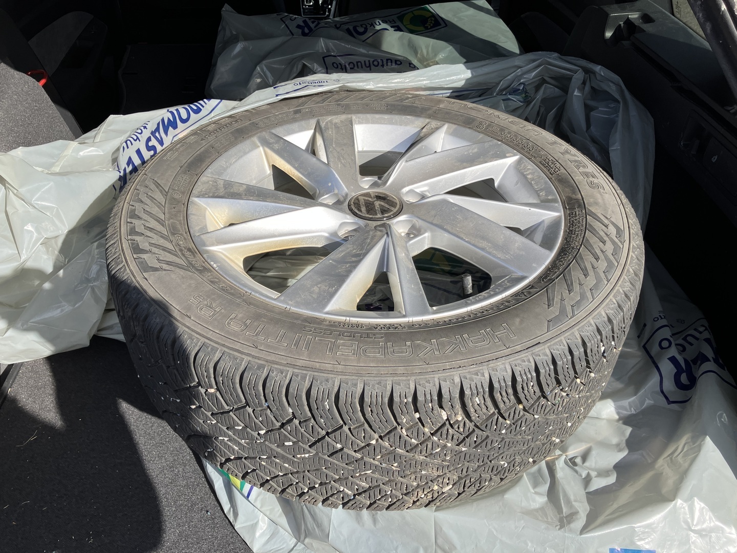 VOLKSWAGEN Golf 2023