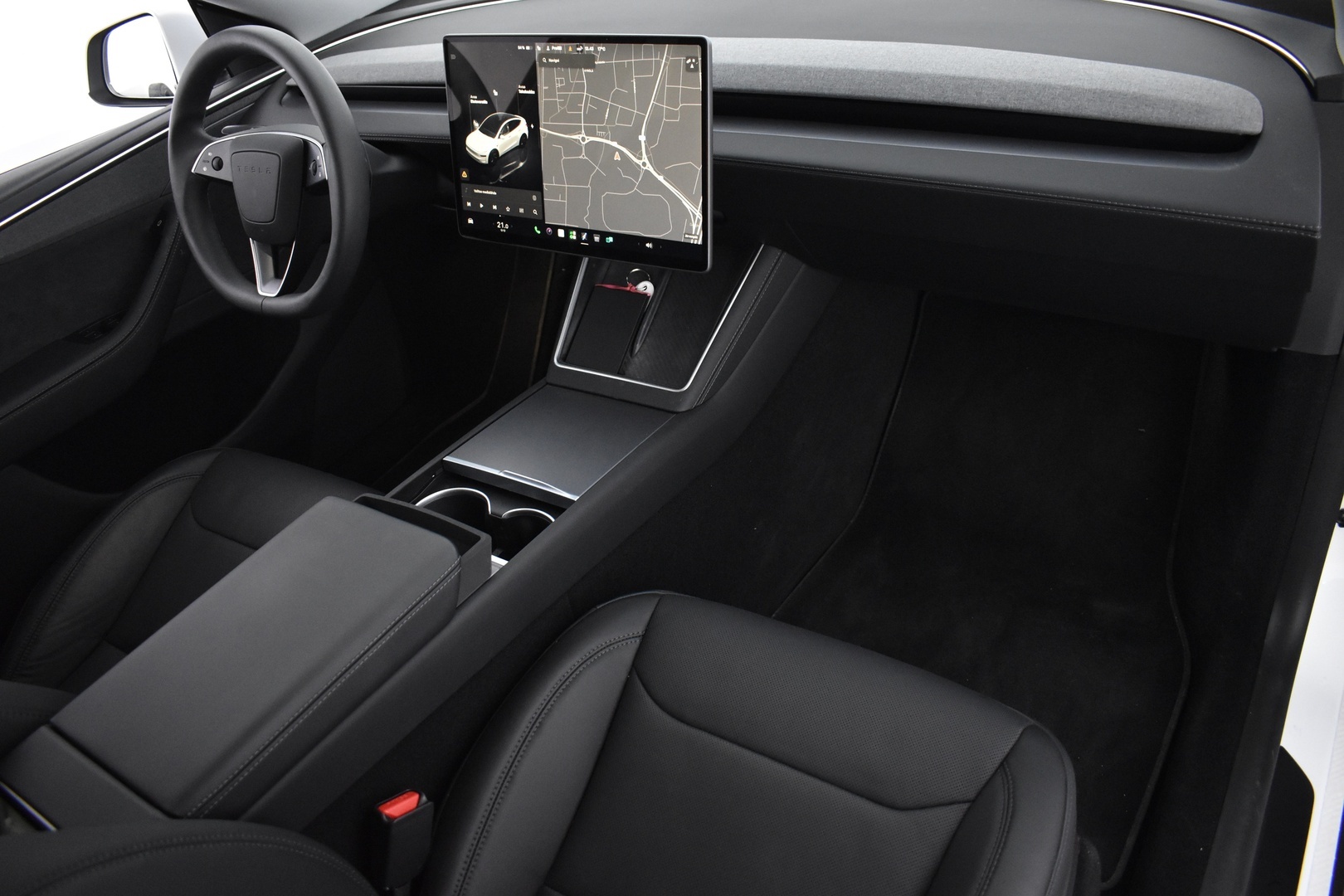 TESLA Model Y 2025