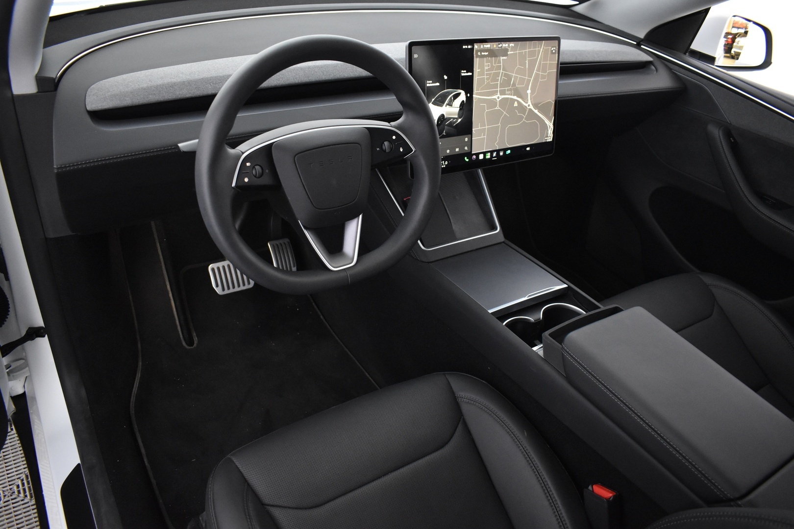 TESLA Model Y 2025