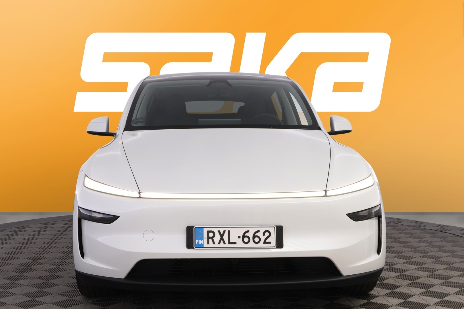 TESLA Model Y 2025